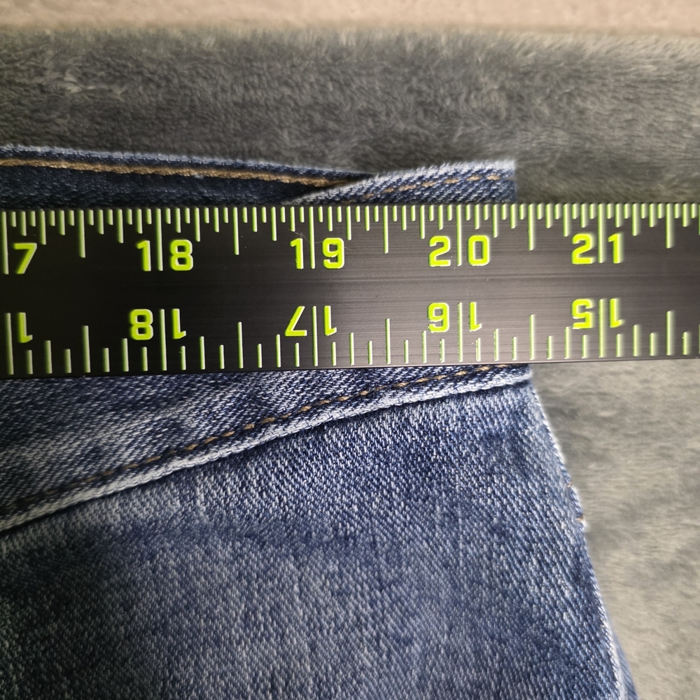 M4 Legacy Stretch JeanStyle No. 10022674Mid riseClassic 19" boot cut leg opening - Picture 12 of 14